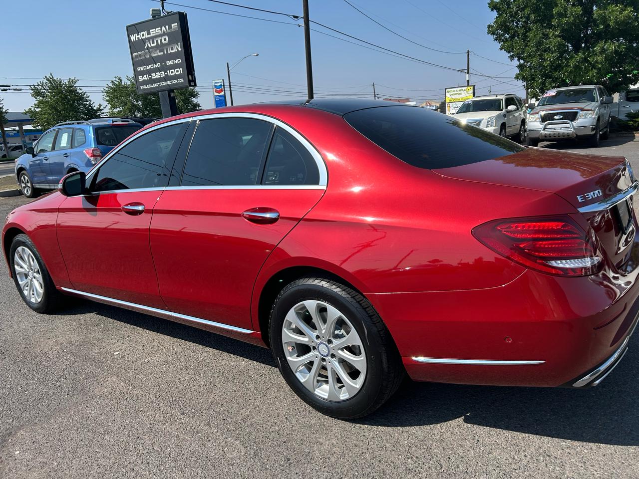 Mercedes-Benz E-Class E300 Luxury 4MATIC Sedan 2017