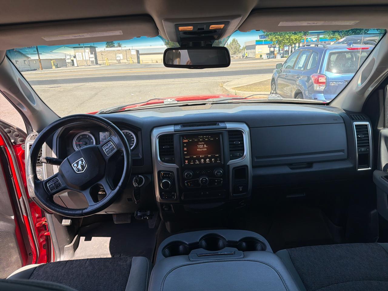 RAM 1500 4WD Crew Cab 149" Big Horn 2015