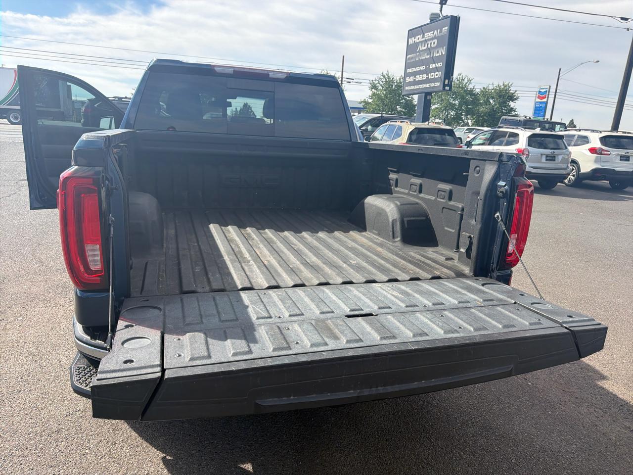 GMC Sierra 1500 4WD Crew Cab 147" SLT 2019