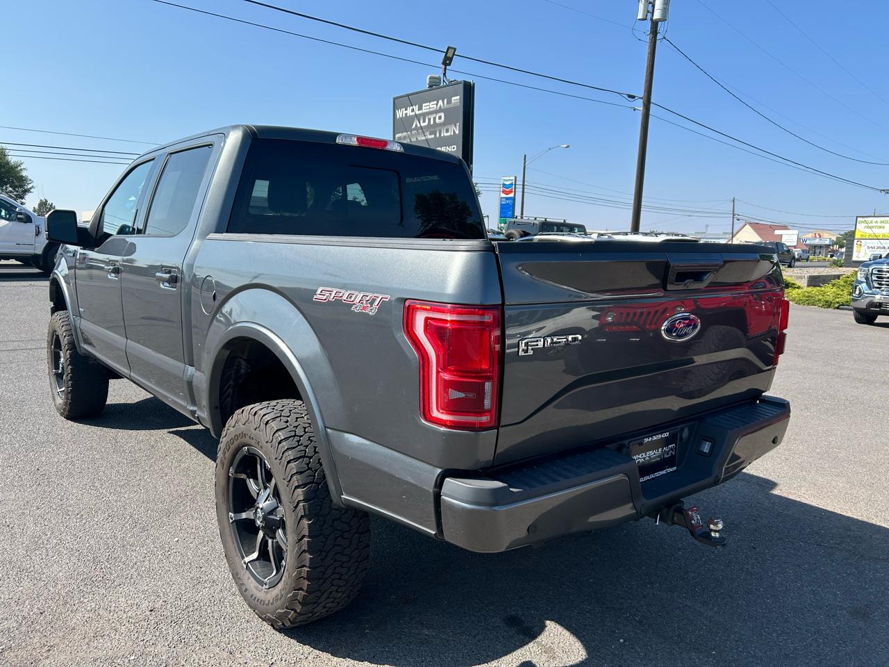 Ford F-150 4WD SuperCrew 145" Lariat 2015