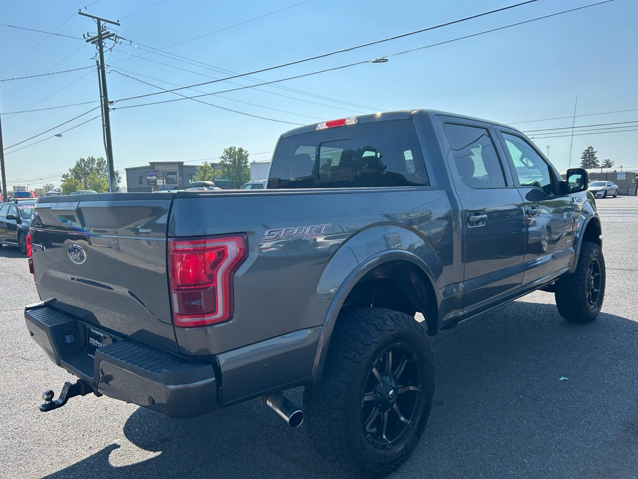 Ford F-150 4WD SuperCrew 145" Lariat 2015