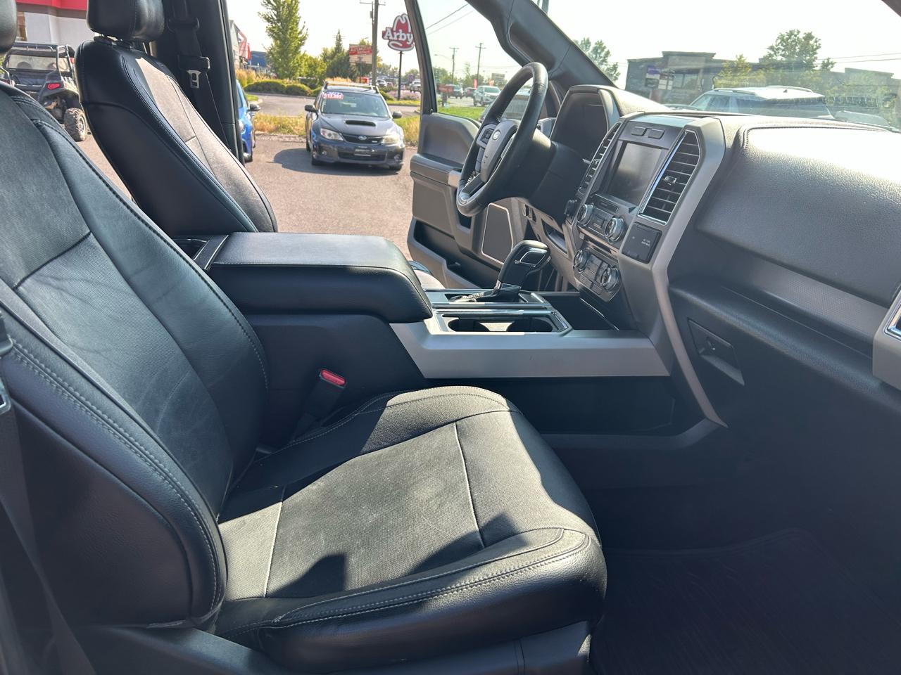 Ford F-150 4WD SuperCrew 145" Lariat 2015