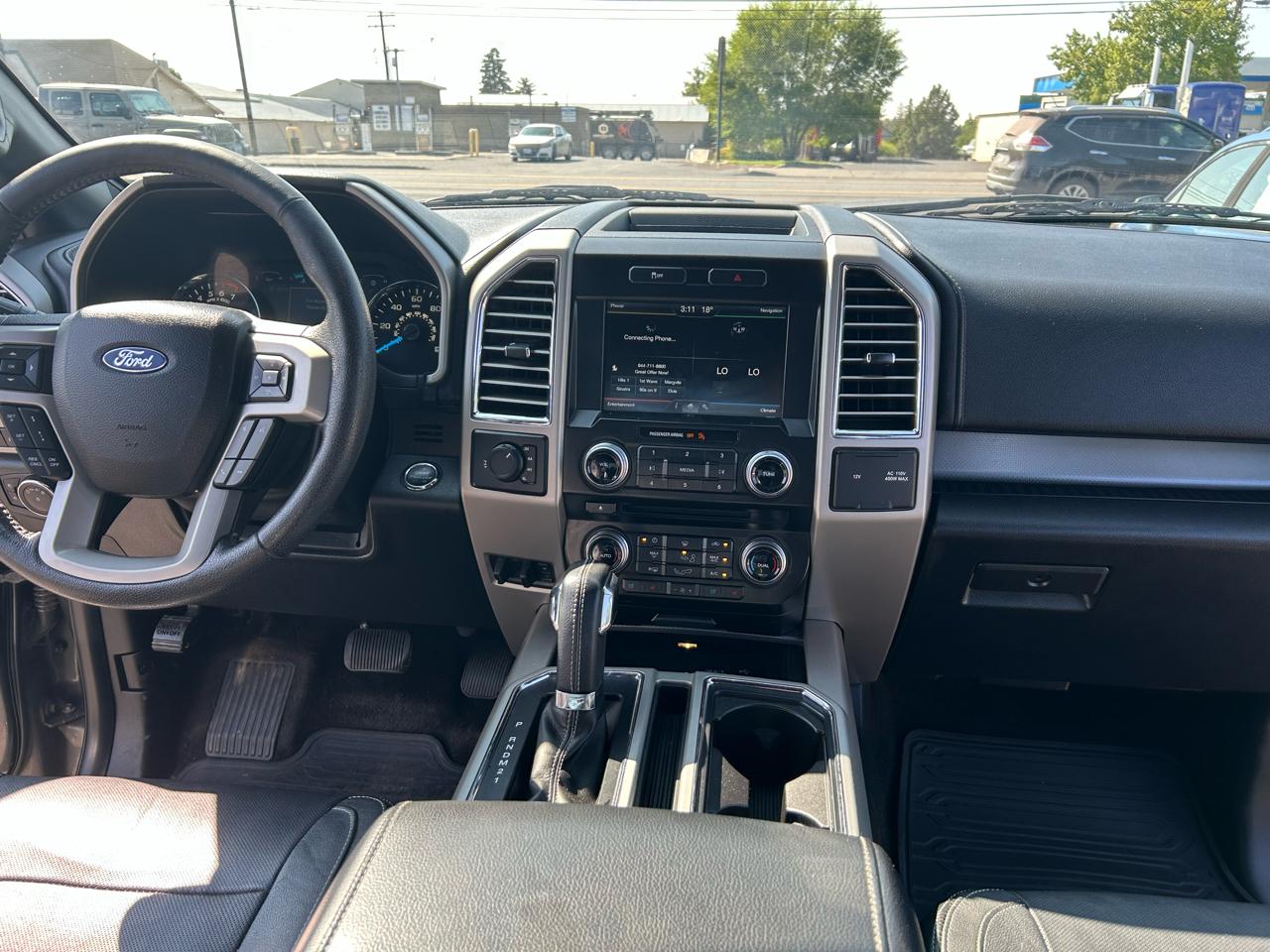 Ford F-150 4WD SuperCrew 145" Lariat 2015