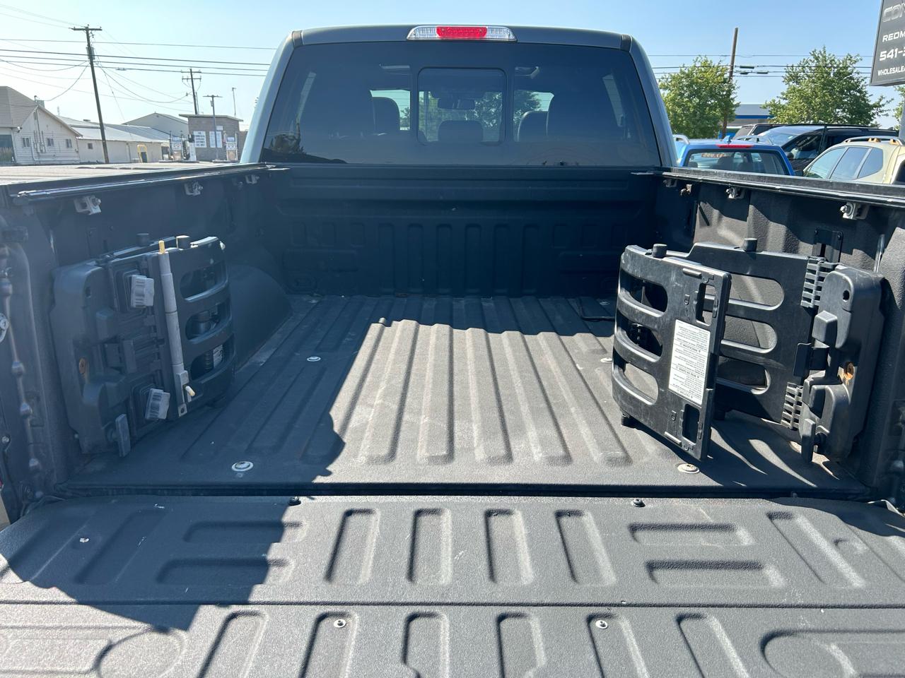 Ford F-150 4WD SuperCrew 145" Lariat 2015