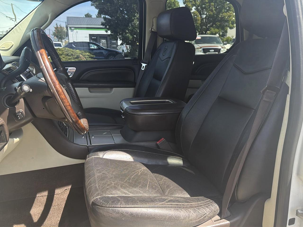 Cadillac Escalade Platinum AWD 2014