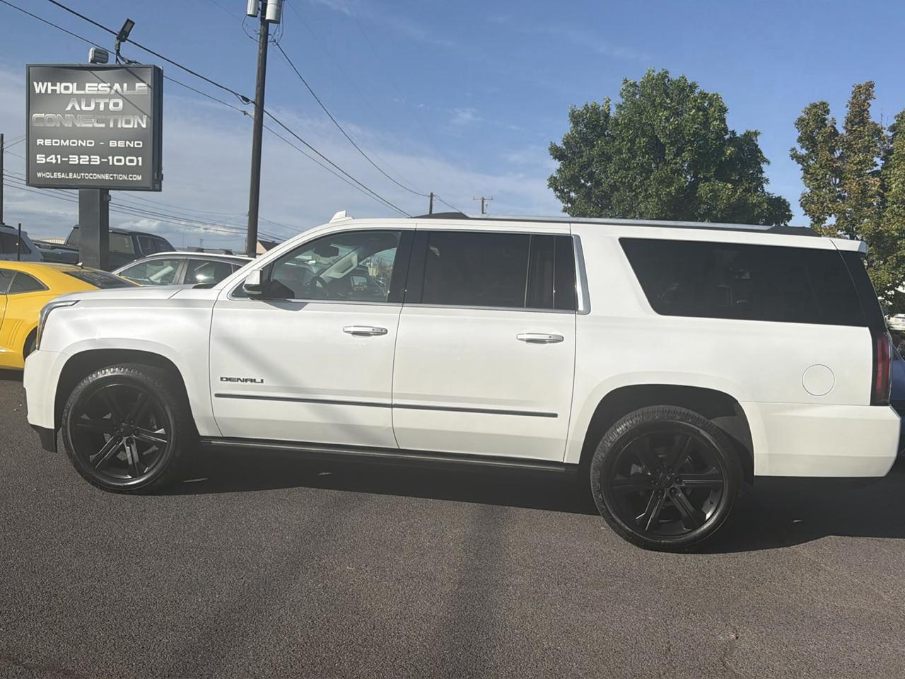 GMC Yukon XL Denali 4WD 2017