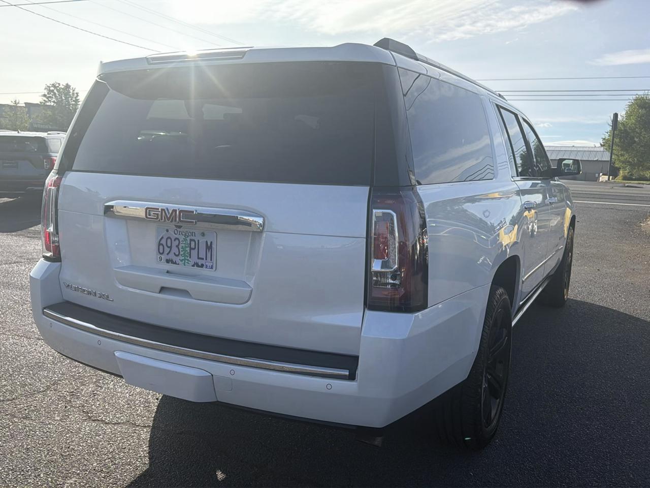 GMC Yukon XL Denali 4WD 2017