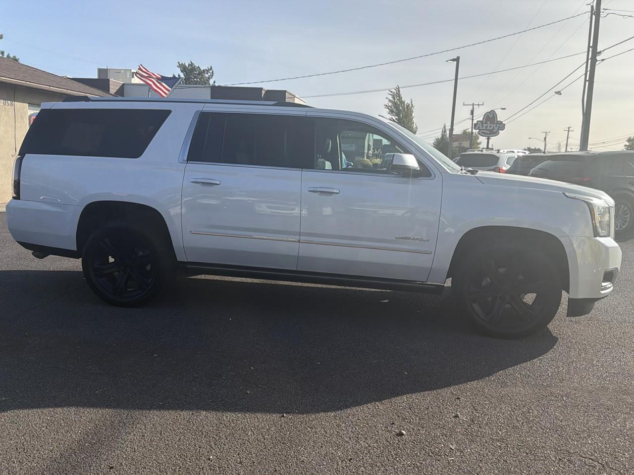 GMC Yukon XL Denali 4WD 2017