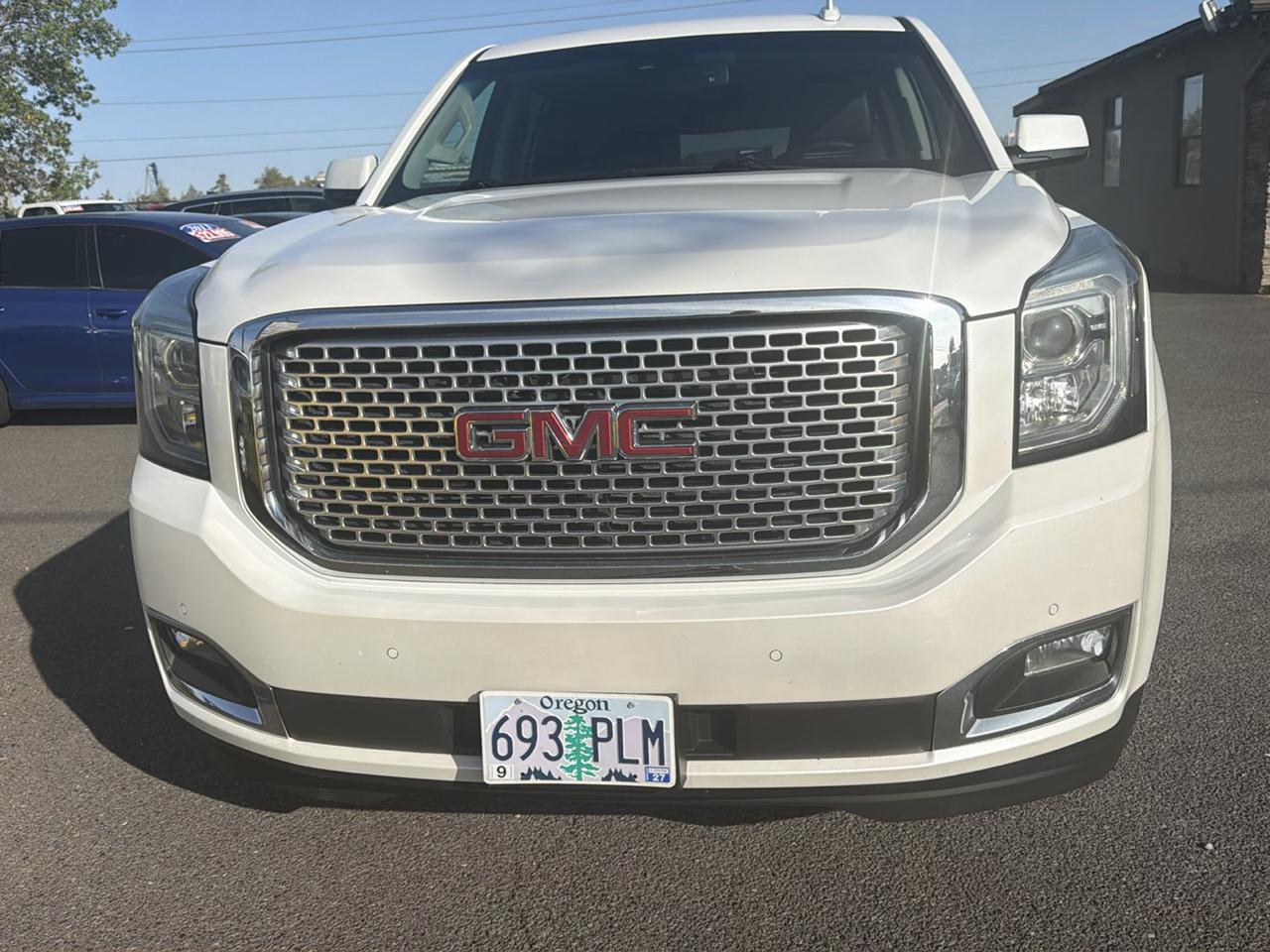 GMC Yukon XL Denali 4WD 2017