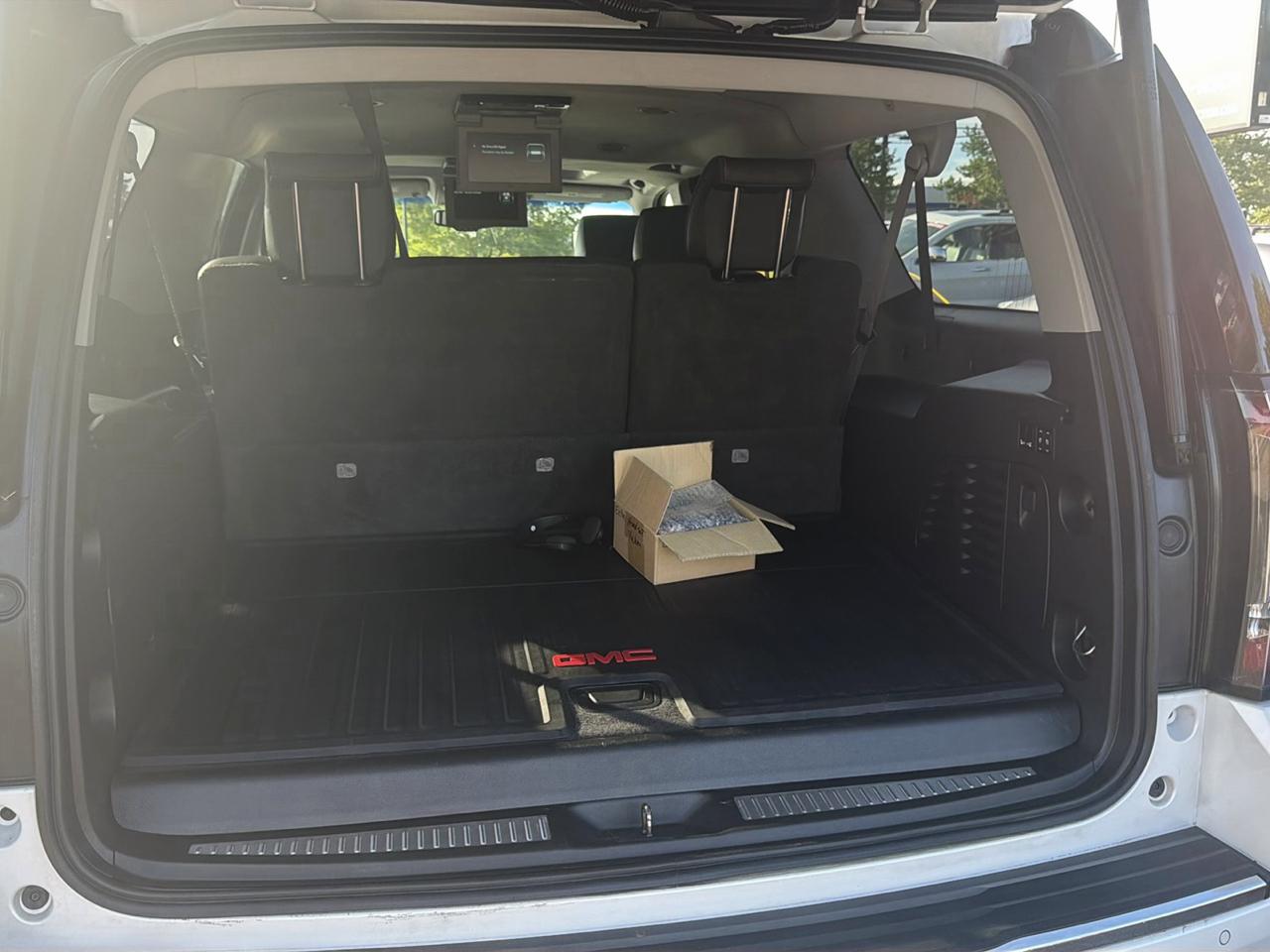 GMC Yukon XL Denali 4WD 2017