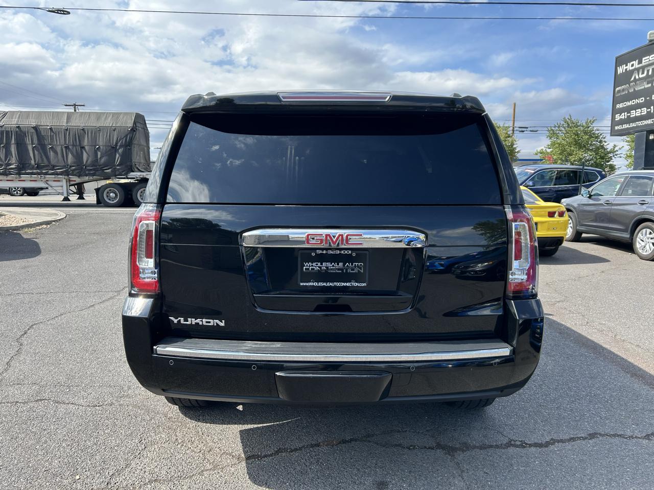 GMC Yukon Denali 4WD 2016