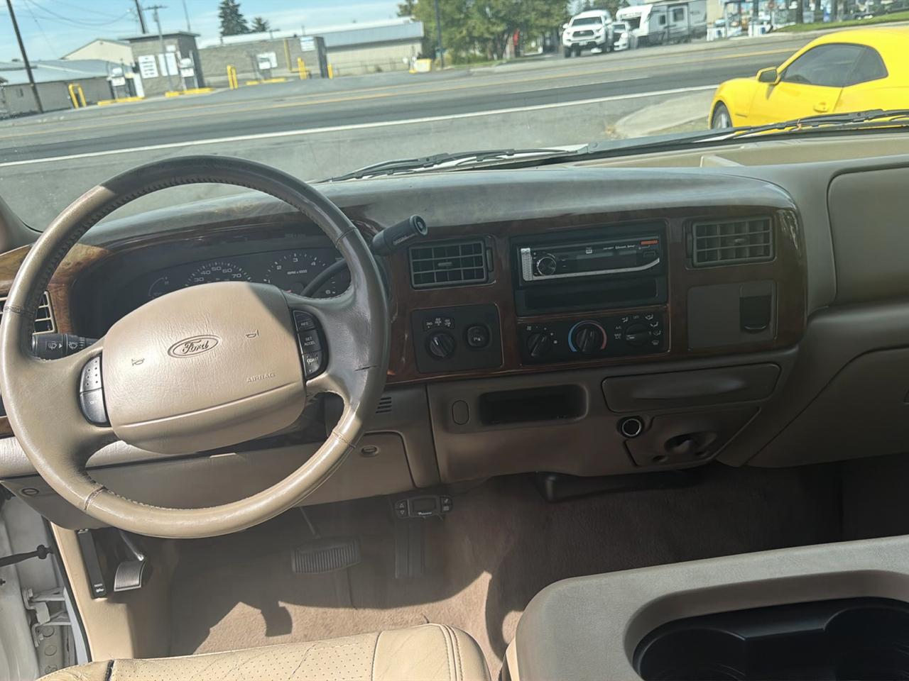 Ford F-350 SD Lariat Crew Cab 4WD DRW 2002