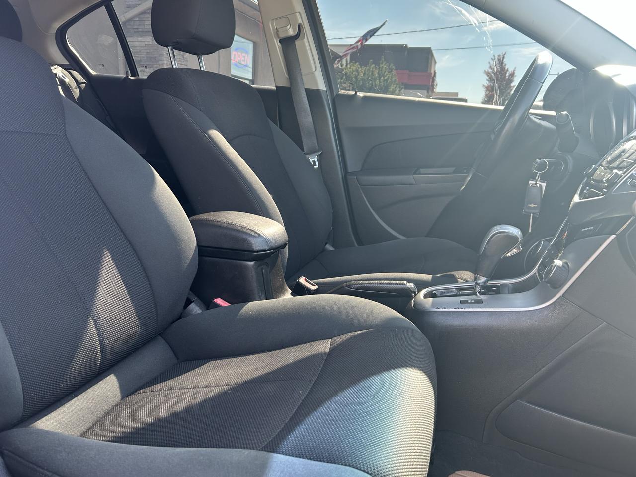 Chevrolet Cruze 1LT 2011