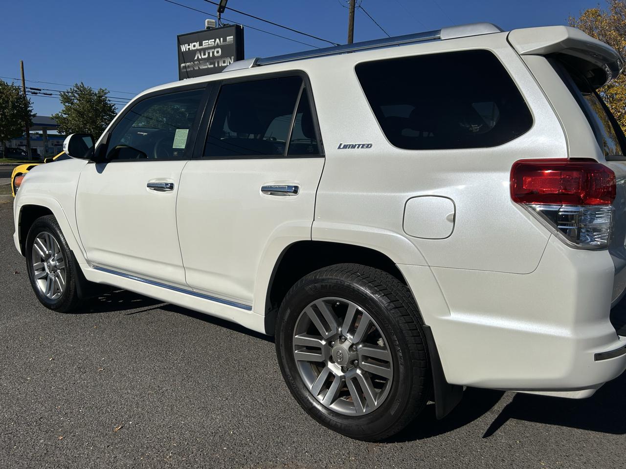 Toyota 4Runner Limited 4WD V6 2012
