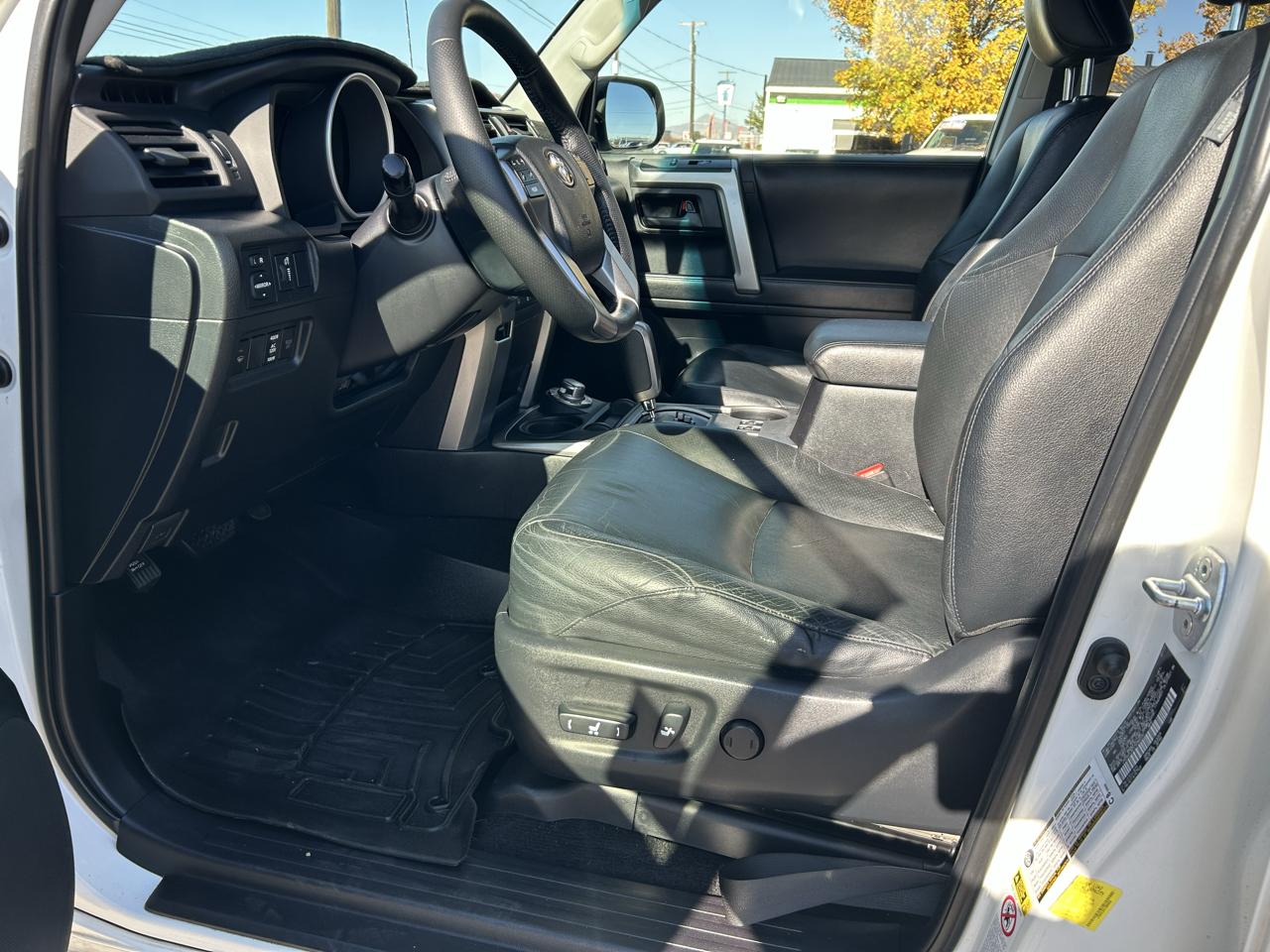 Toyota 4Runner Limited 4WD V6 2012