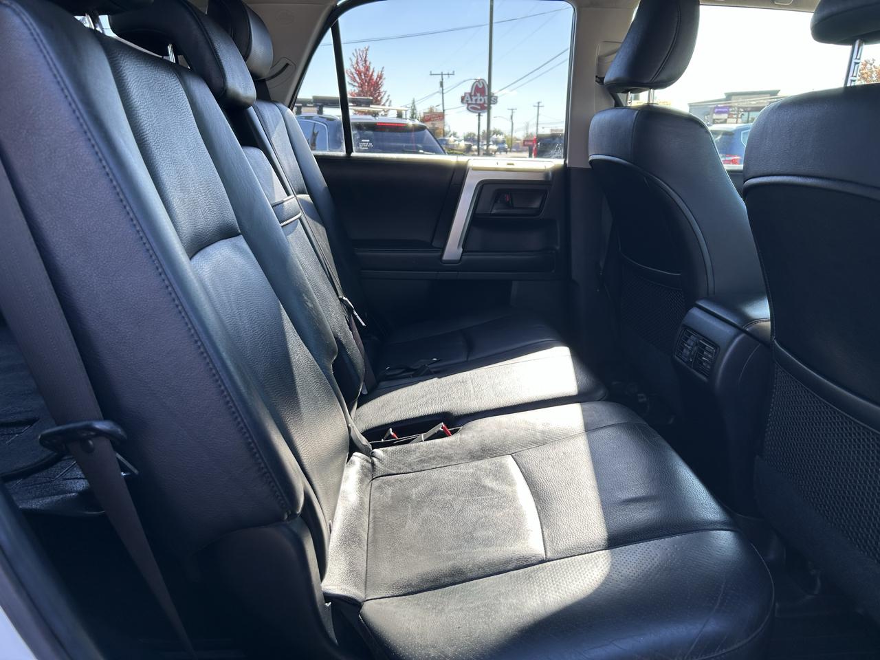 Toyota 4Runner Limited 4WD V6 2012