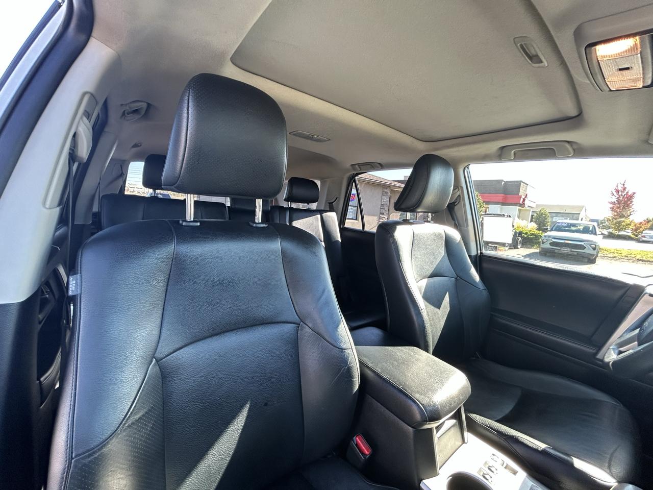 Toyota 4Runner Limited 4WD V6 2012