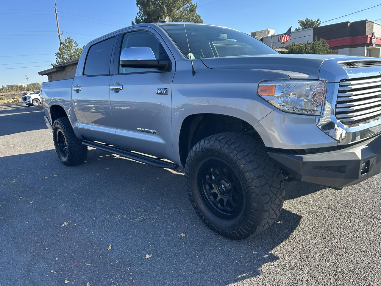 Toyota Tundra Limited 5.7L CrewMax 4WD 2015