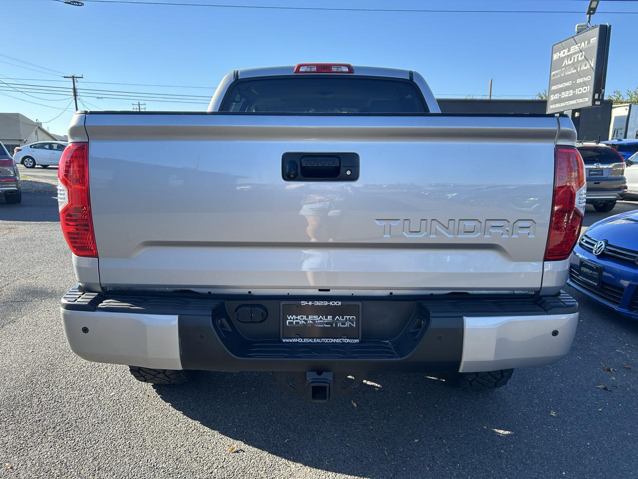 Toyota Tundra Limited 5.7L CrewMax 4WD 2015