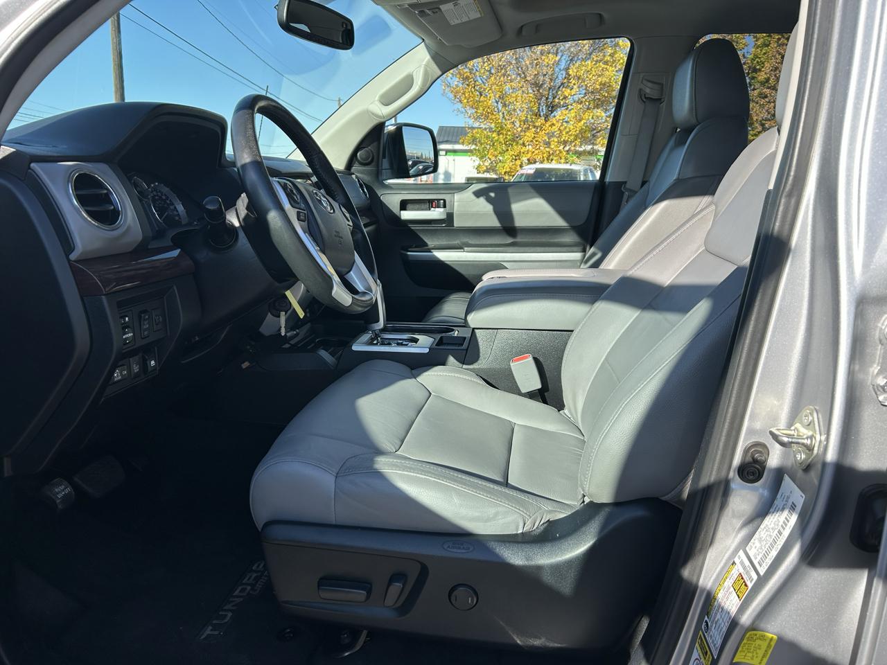 Toyota Tundra Limited 5.7L CrewMax 4WD 2015