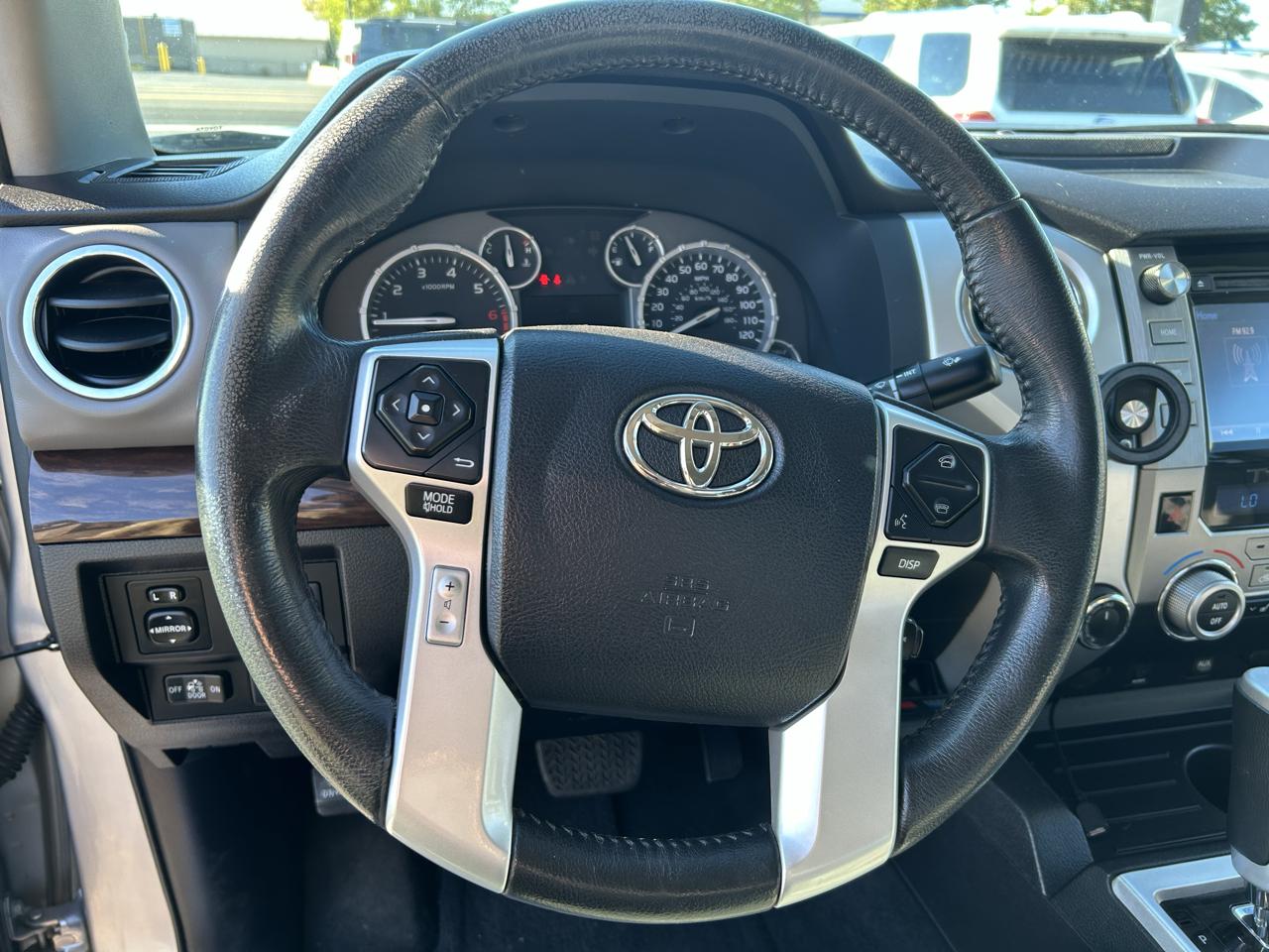 Toyota Tundra Limited 5.7L CrewMax 4WD 2015