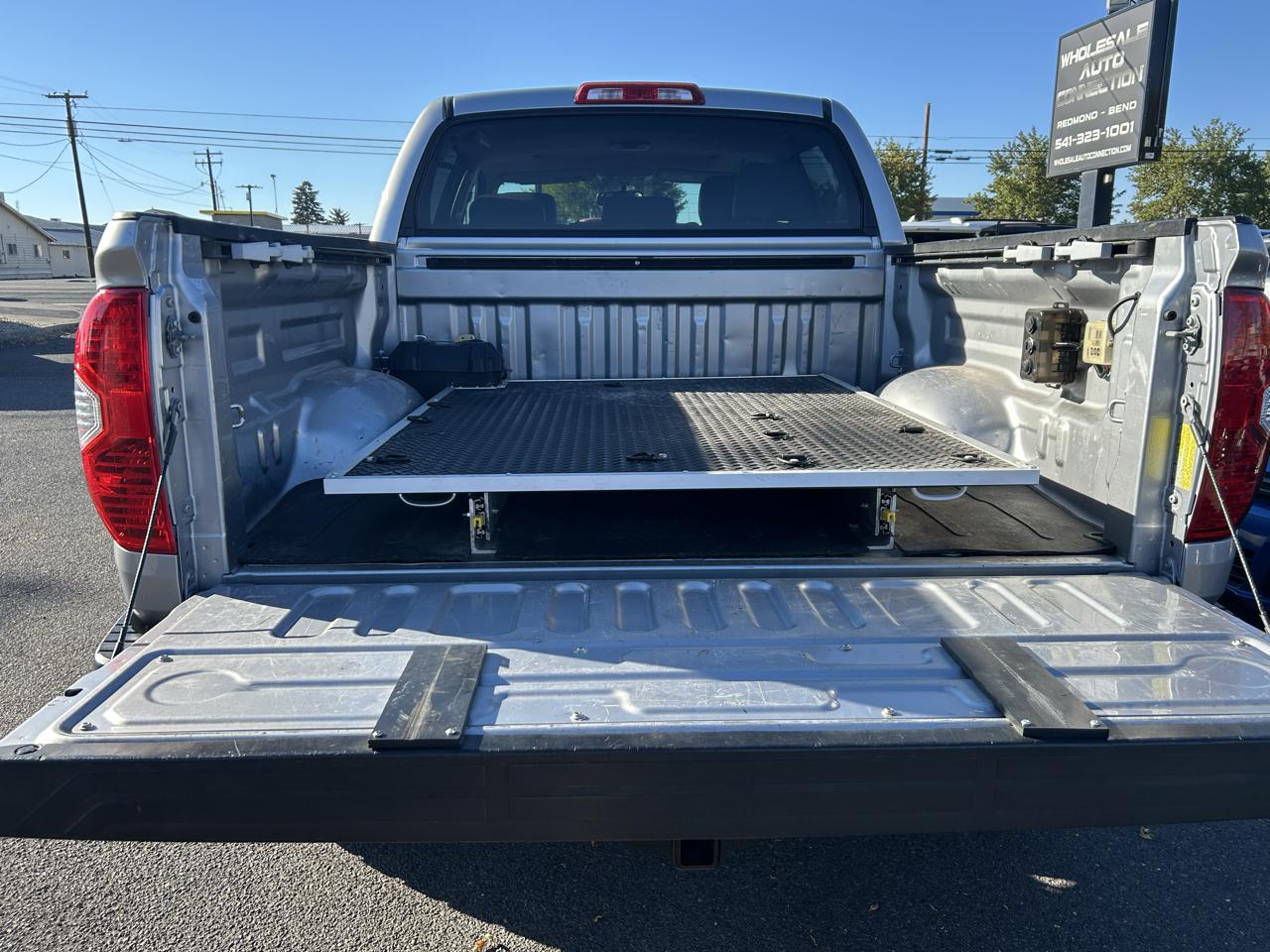 Toyota Tundra Limited 5.7L CrewMax 4WD 2015
