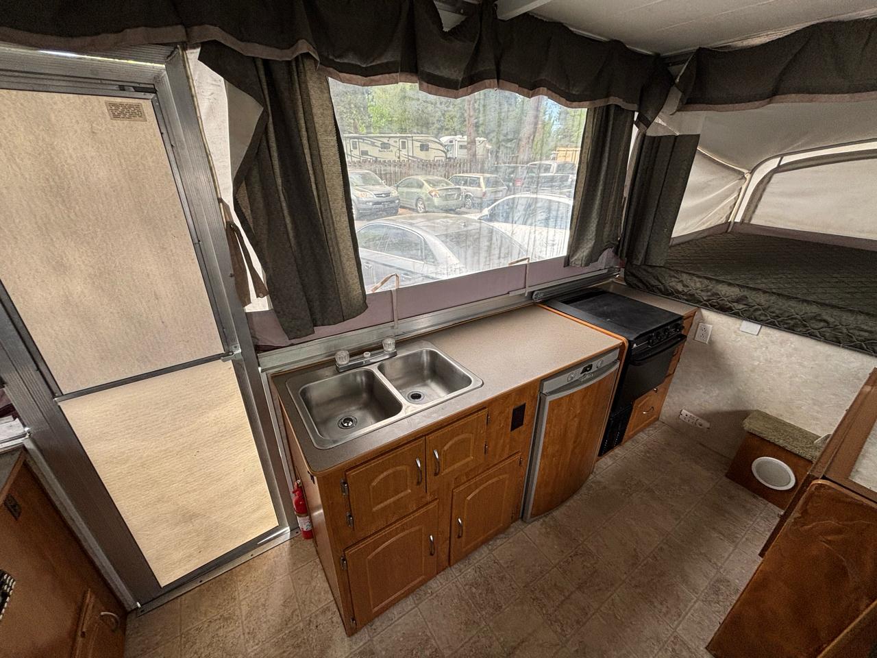 Fleetwood Folding Trailers Unknown  2006