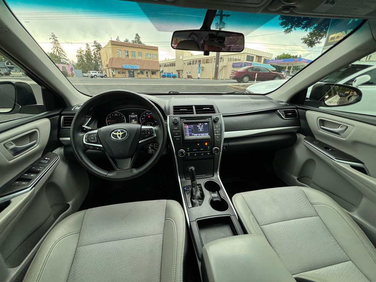 Toyota Camry SE 2017
