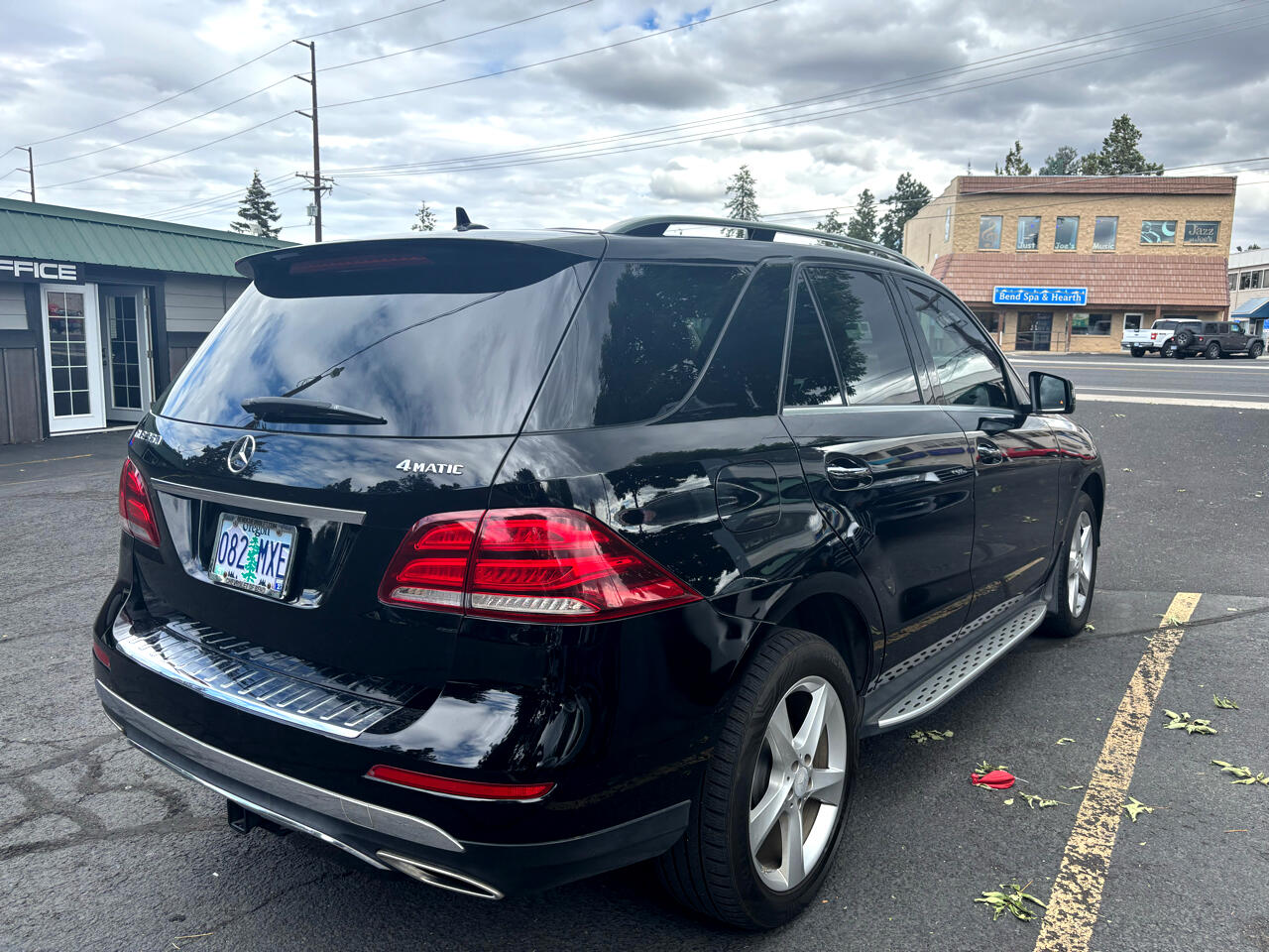 2016 Mercedes Benz GLE 350 4MATIC photo 4