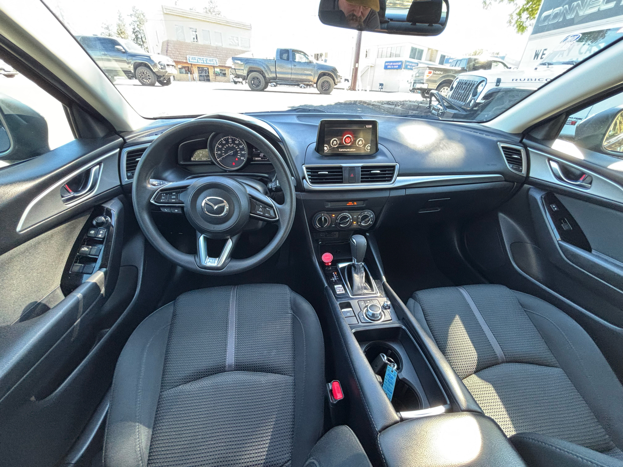 2017 Mazda Mazda3 i Sport photo 4