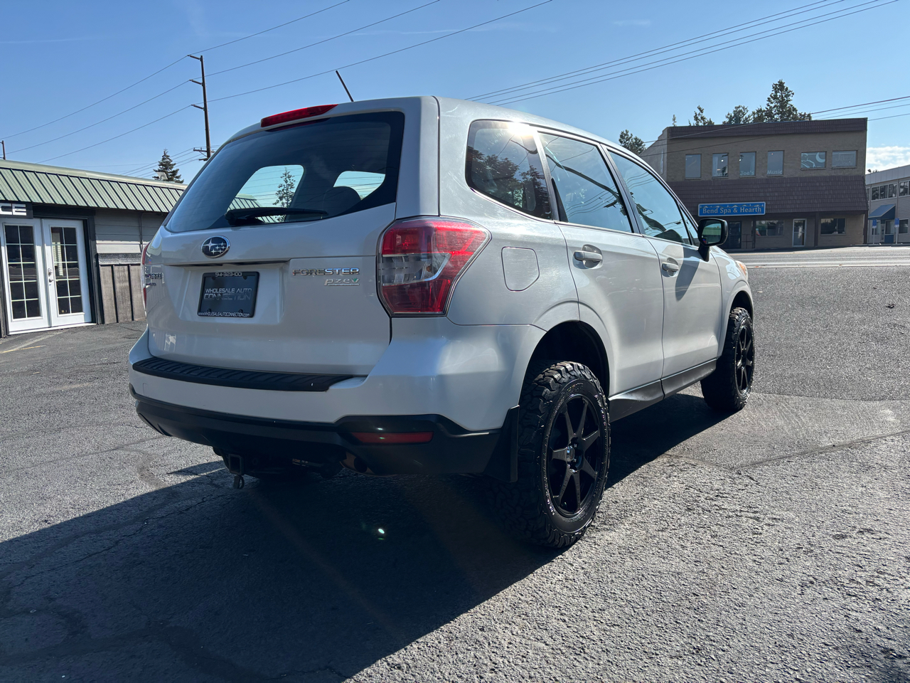 2014 Subaru Forester 2.5i photo 2