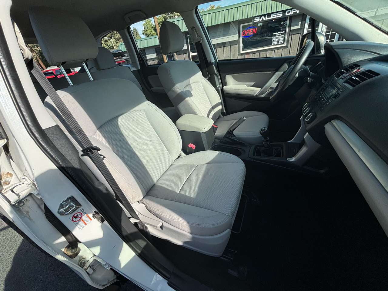 2014 Subaru Forester 2.5i photo 4