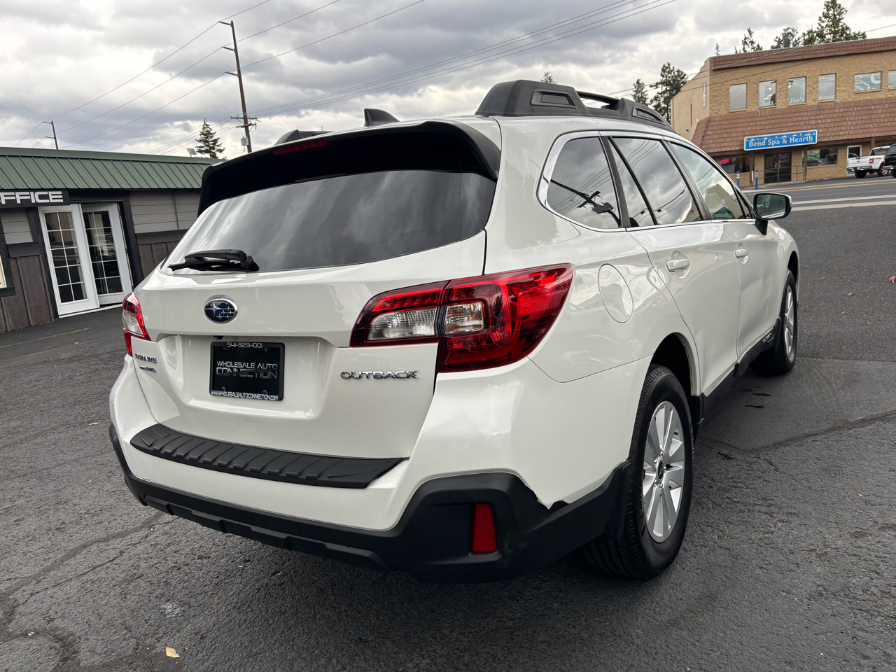 2018 Subaru Outback 2.5i Premium photo 4