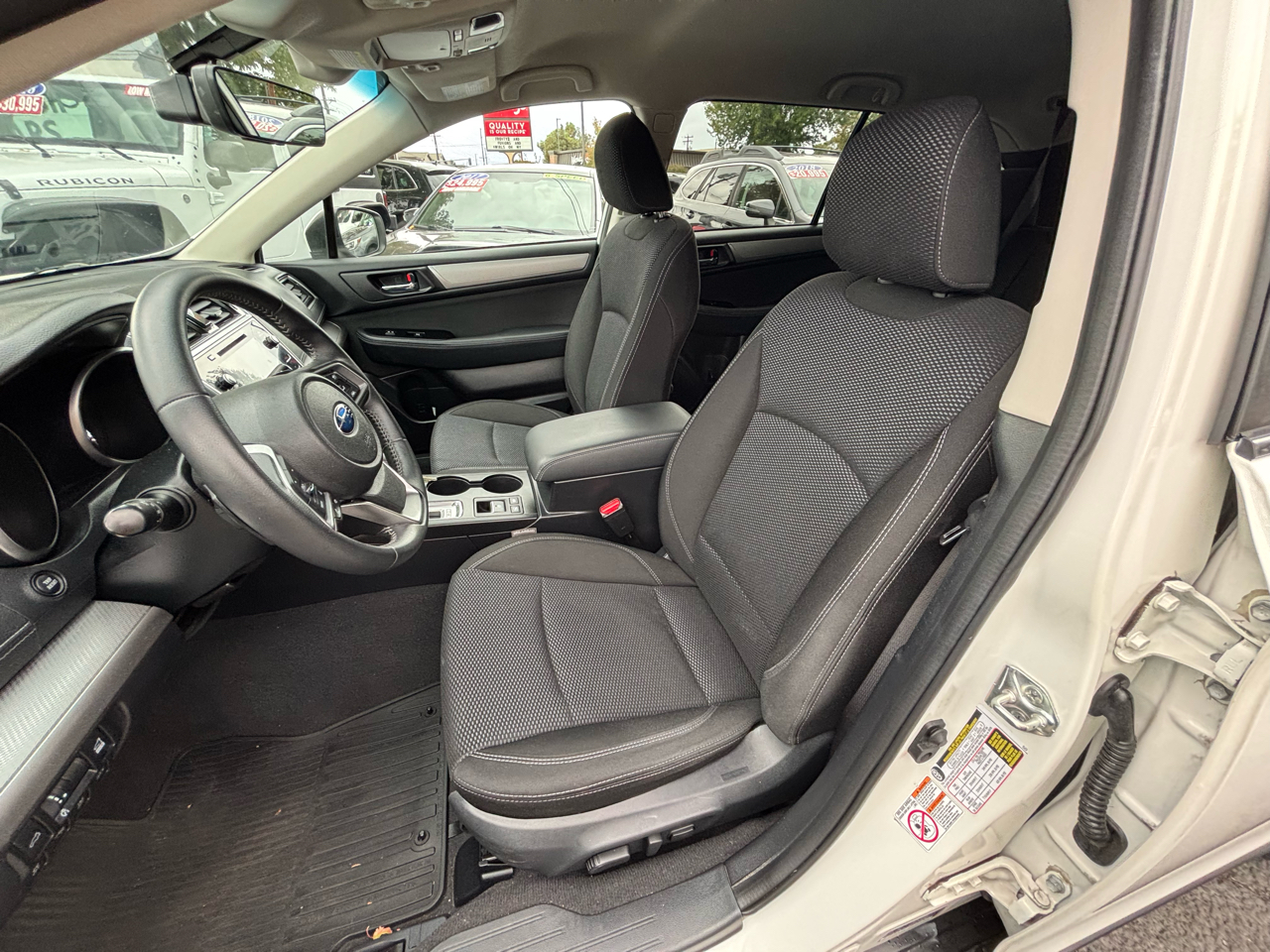 2018 Subaru Outback 2.5i Premium photo 7