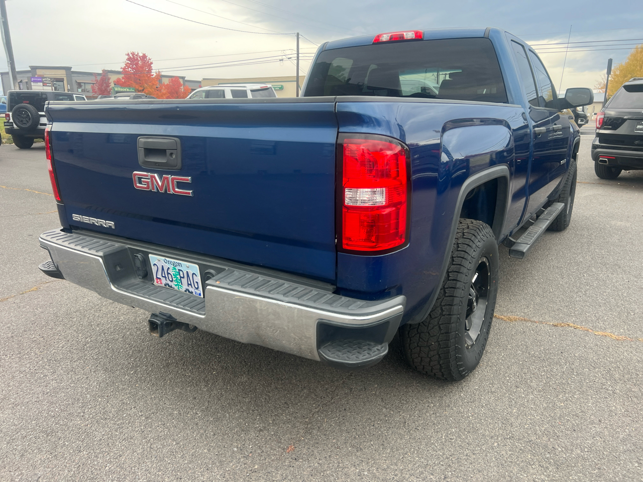 GMC Sierra 1500 4WD Double Cab 147" SLE 2017