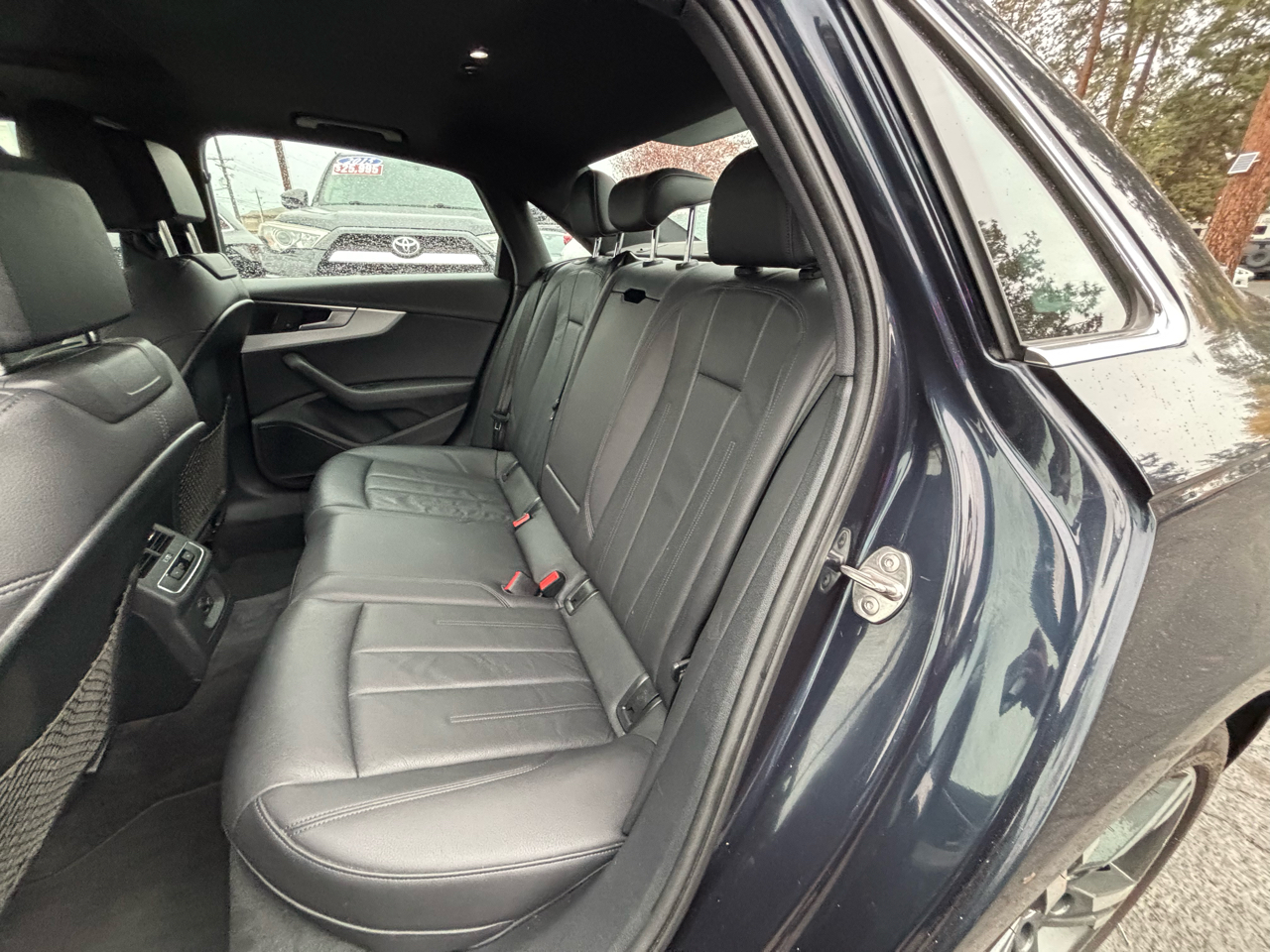 Audi A4 2.0T Premium Plus quattro Sedan 2017 Audi A4 2.0T Premium Plus quattro Sedan 2017