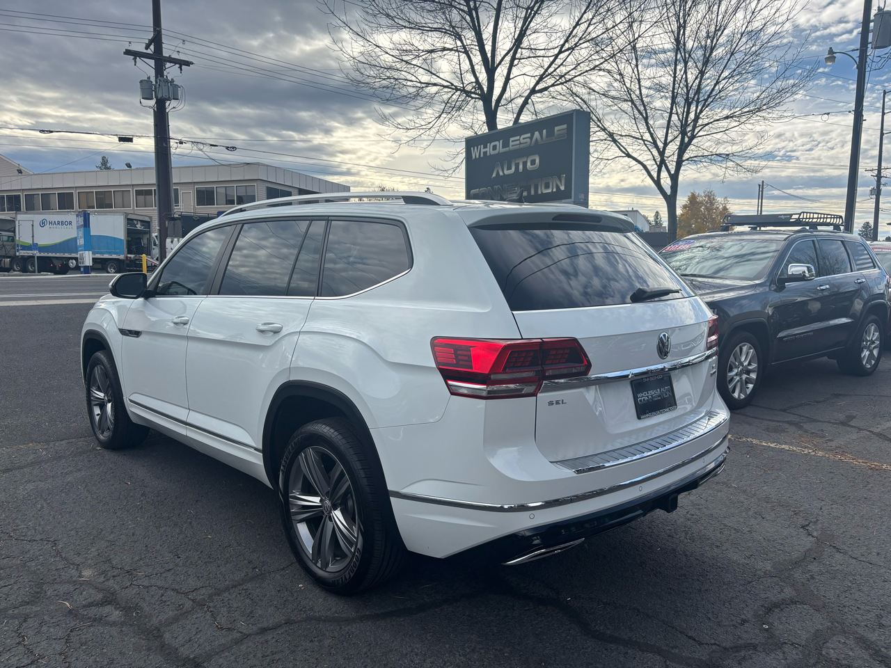 2019 Volkswagen Atlas V6 SEL R-Line photo 2