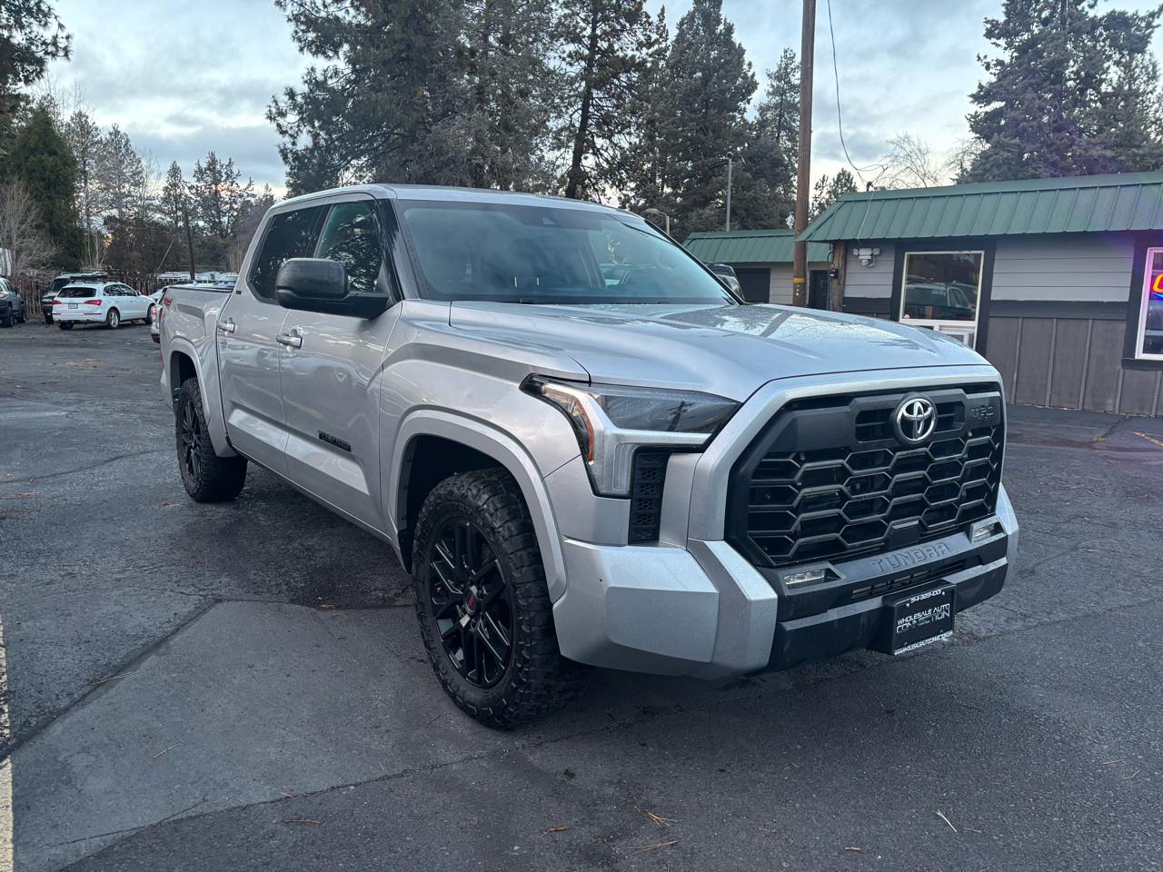 Toyota Tundra SR5 Crew Max 4WD 2023