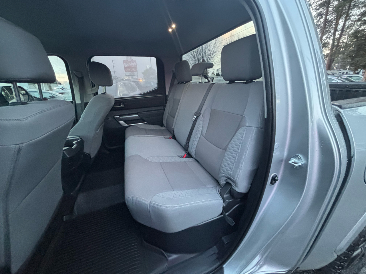 Toyota Tundra SR5 Crew Max 4WD 2023