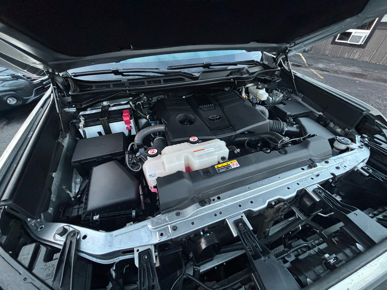 Toyota Tundra SR5 Crew Max 4WD 2023