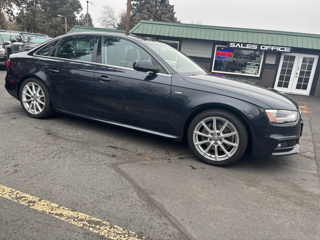 Audi A4 2.0T Sedan quattro Tiptronic 2015