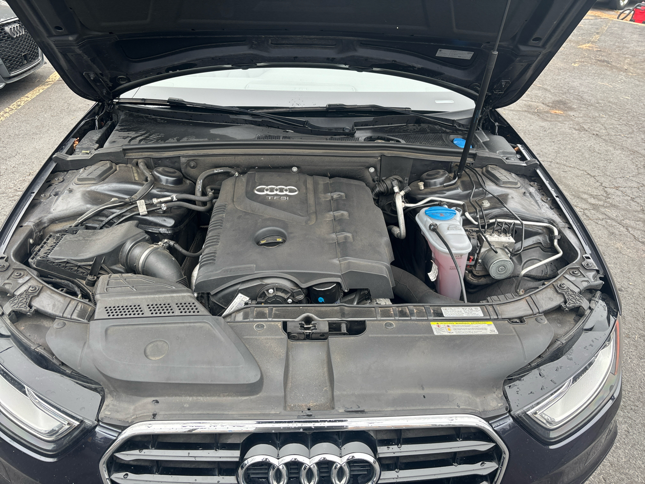 Audi A4 2.0T Sedan quattro Tiptronic 2015