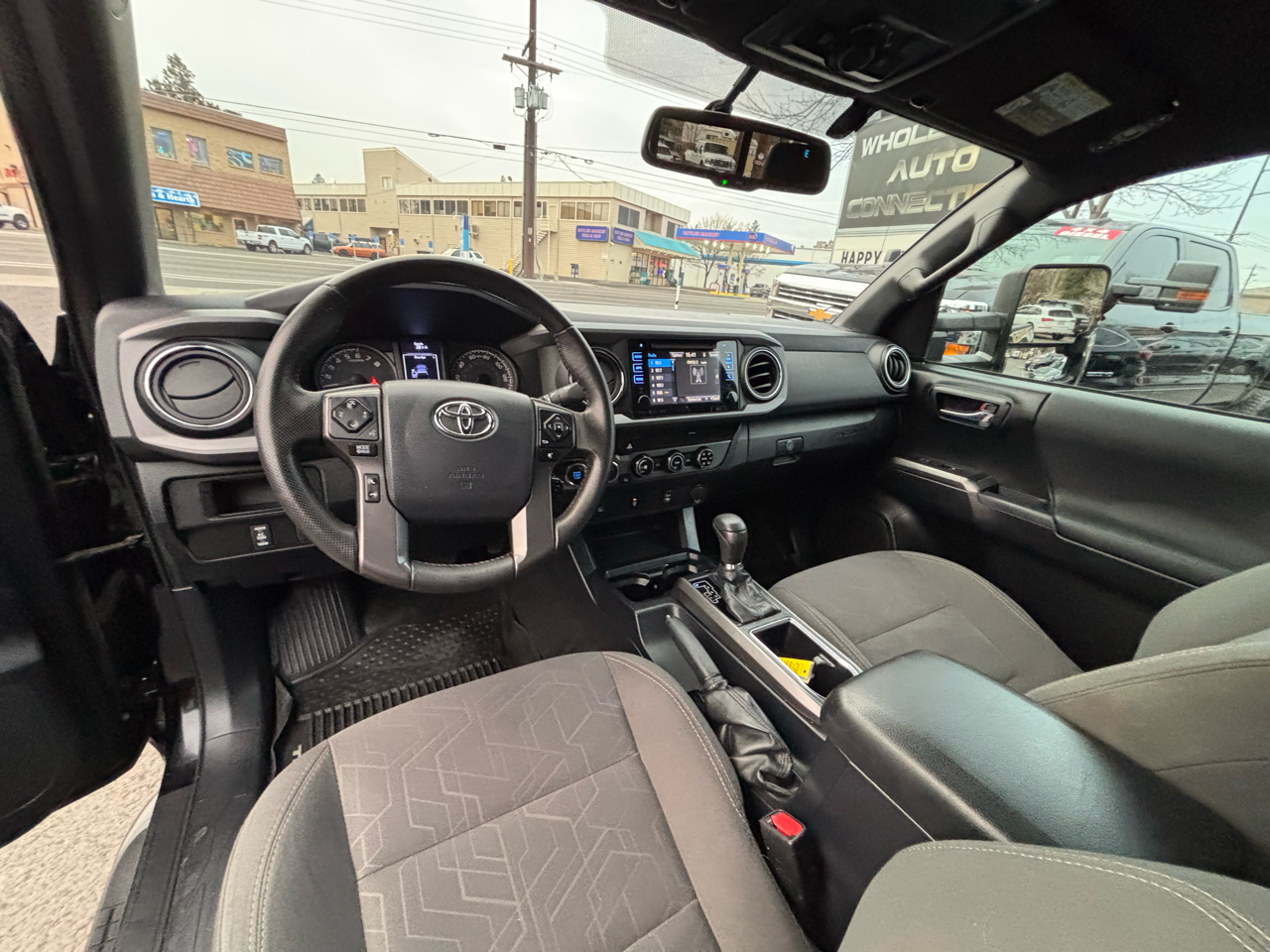 Toyota Tacoma SR5 Access Cab V6 6AT 4WD 2017