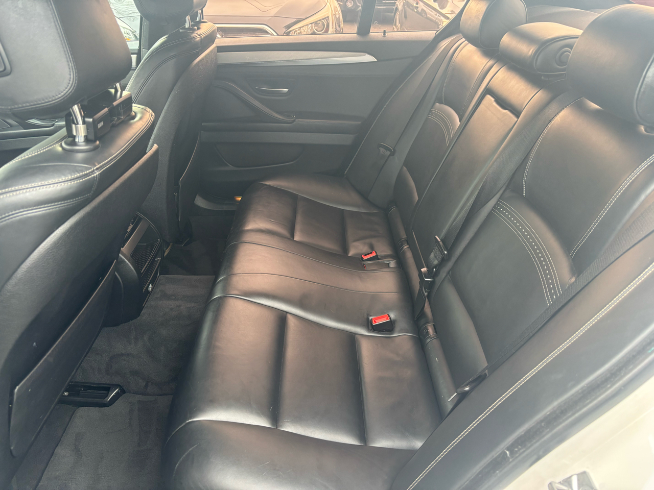 BMW 5-Series 528i 2016