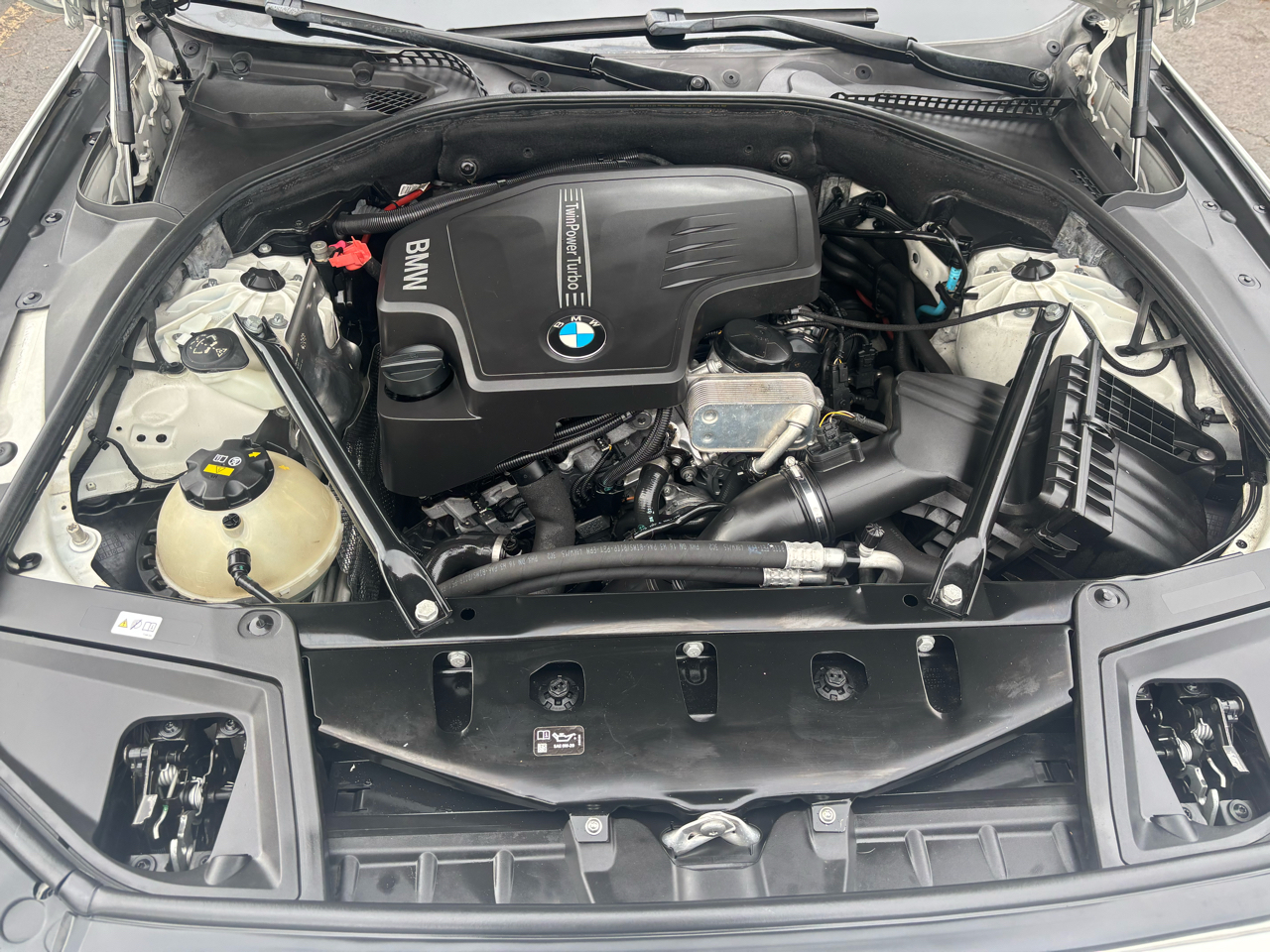 BMW 5-Series 528i 2016