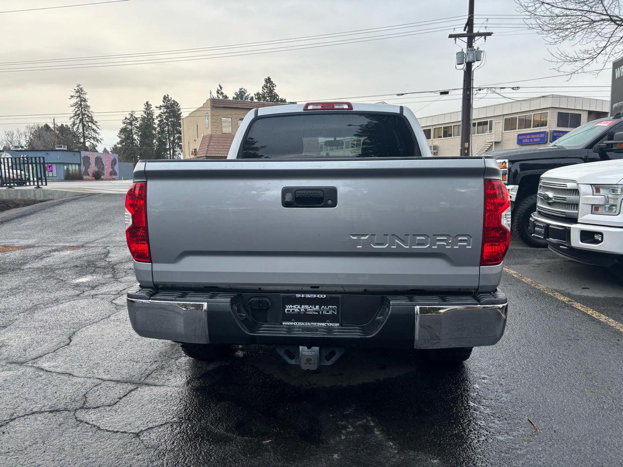 Toyota Tundra SR5 5.7L V8 CrewMax 4WD 2016