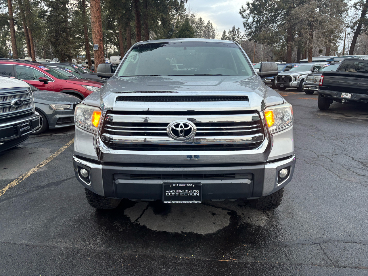 Toyota Tundra SR5 5.7L V8 CrewMax 4WD 2016