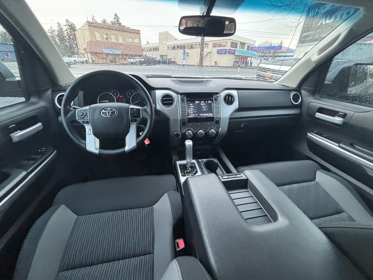 Toyota Tundra SR5 5.7L V8 CrewMax 4WD 2016