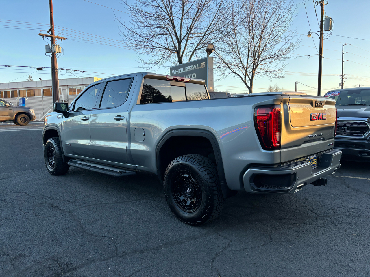 GMC Sierra 1500 AT4 Crew Cab 4WD 2024