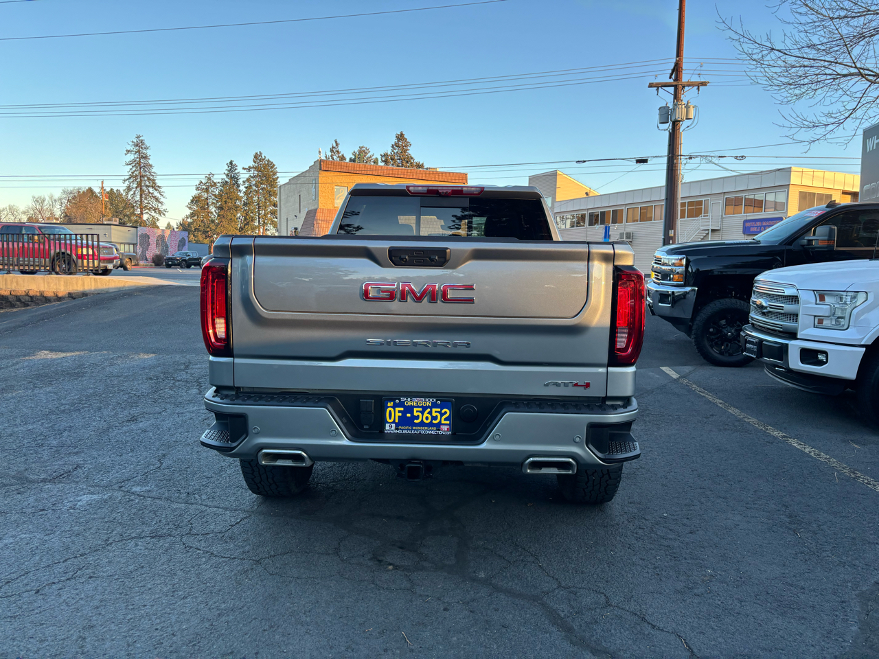 GMC Sierra 1500 AT4 Crew Cab 4WD 2024